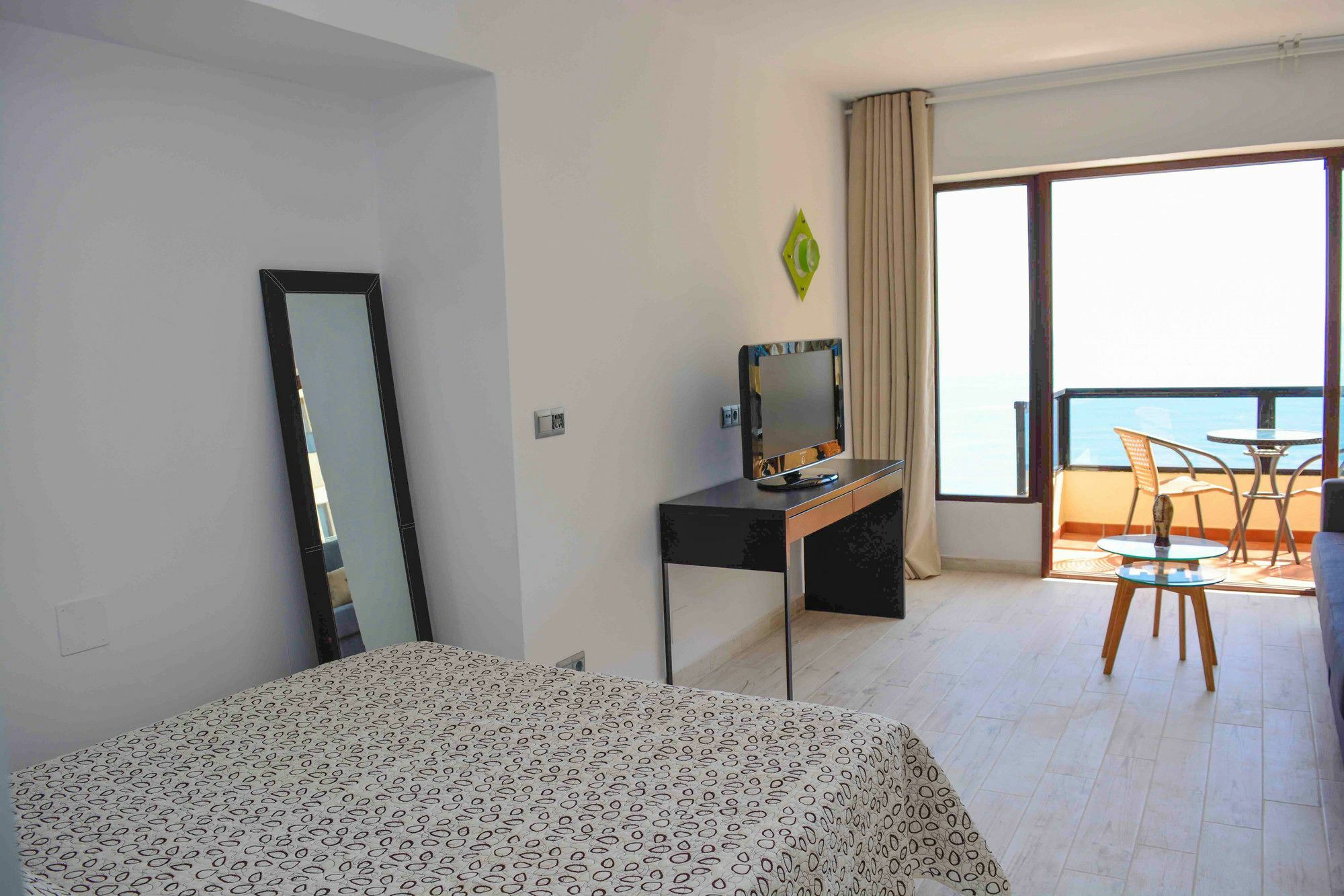 Aloha Playa Benalmadena Canovas Exterior photo